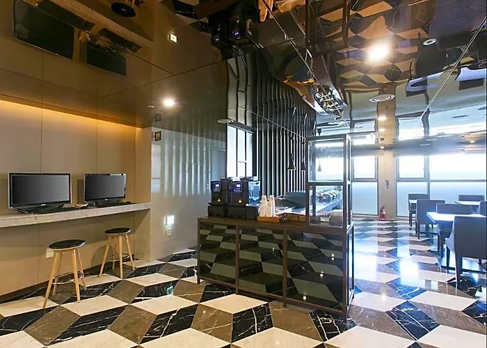 Aventree Hotel 3*